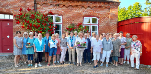Der Vorstand des Kreisverbandes Ostholstein zusammen mit den Teilnehmern aus den Ortsvereinen.